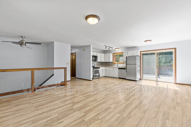 Building Photo - 3020 Healy Ave