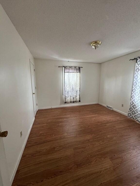 Foto del edificio - 229 Ramblewood Dr