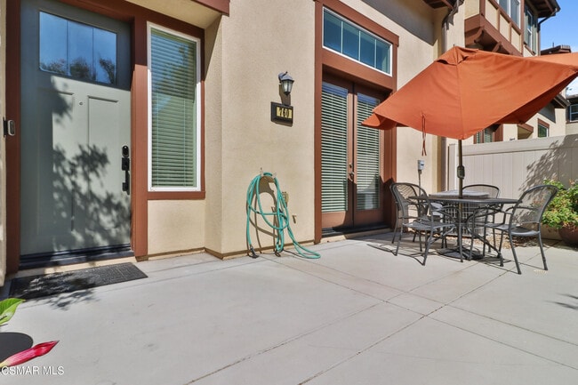 Building Photo - 760 Tennis Club Ln