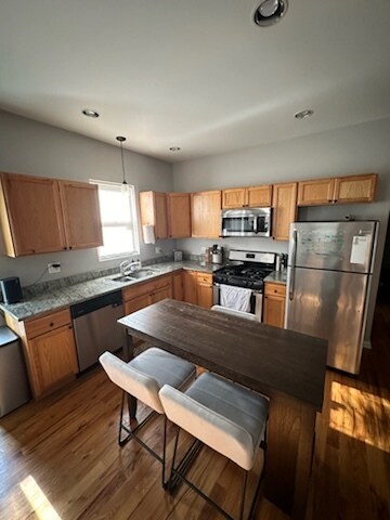 Foto del edificio - 3637 W Belmont Unit #2