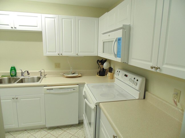Building Photo - 1150  Boxwood Drive 102 Delray Beach Fl 33445