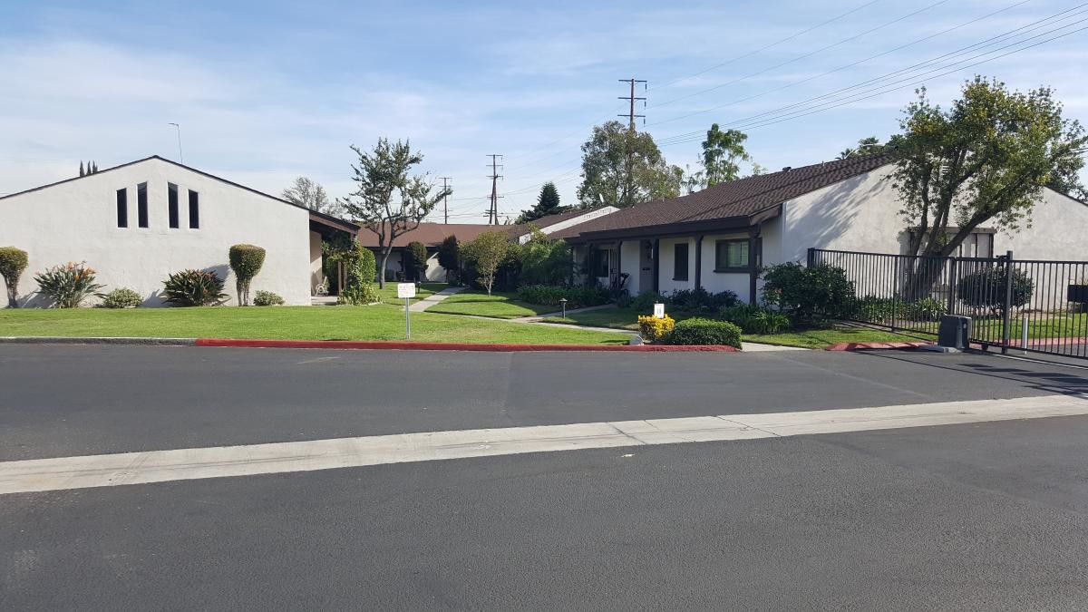 Primary Photo - 2011 W Katella Ave