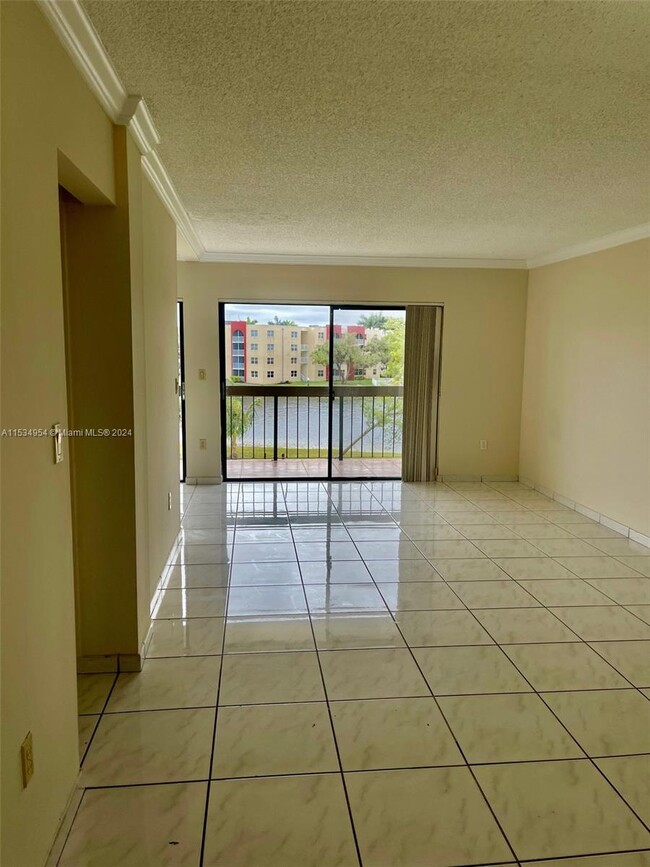 Building Photo - 1350 SW 122nd Ave