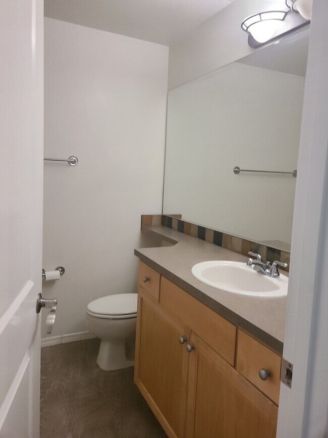 Building Photo - 454 Shelton Pl NE