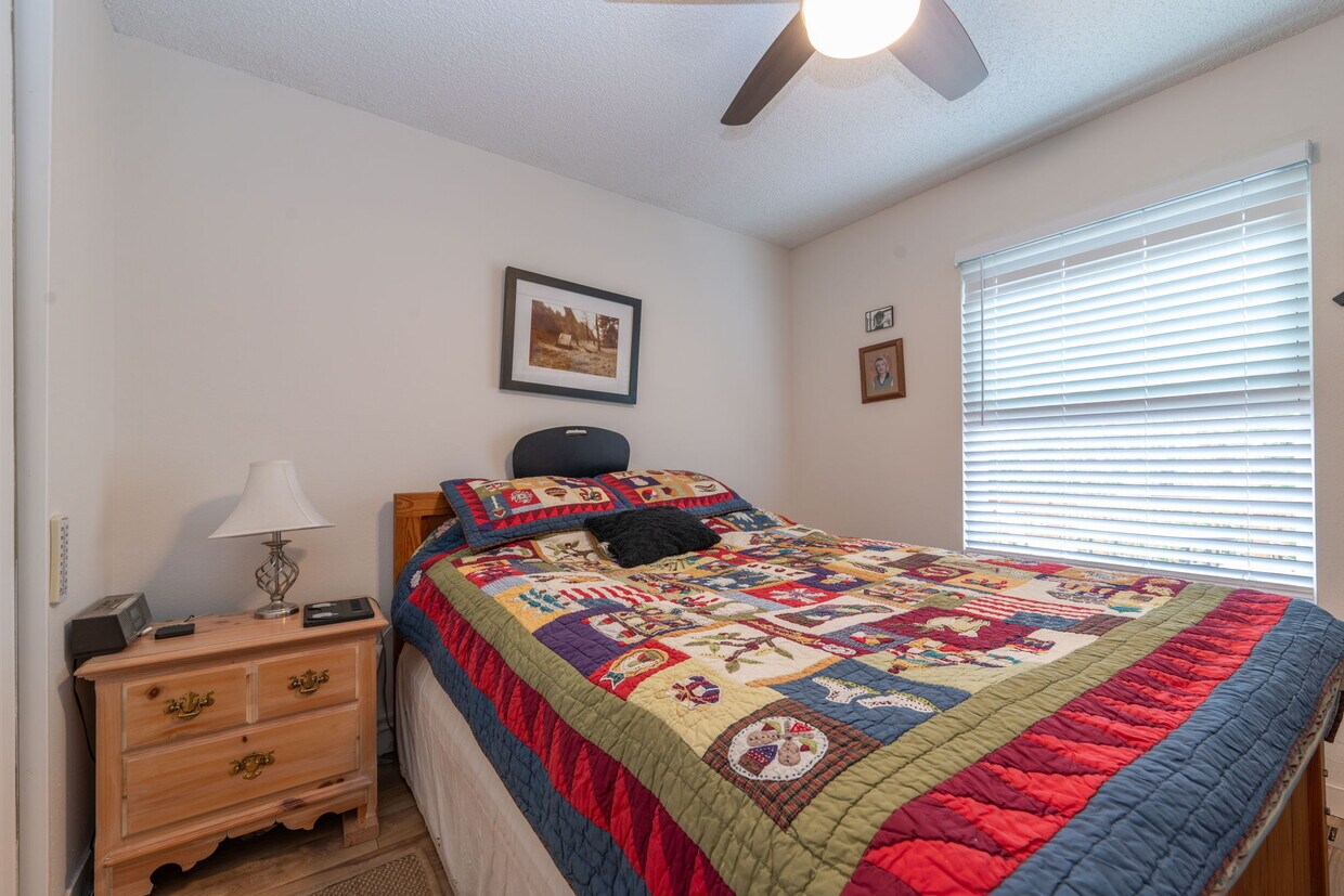 Foto principal - 10171 E Caley Ave