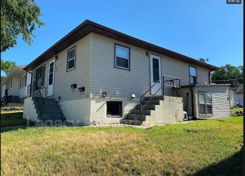 527 N 19th St Unit Lower Floor, Bismarck, ND 58501 Condo for Rent in