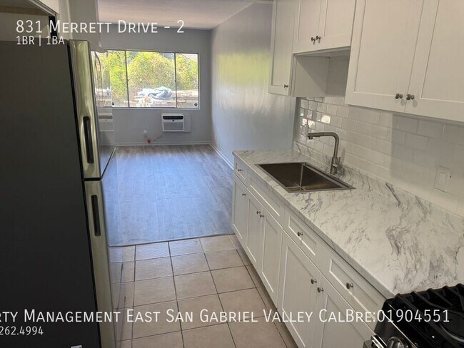 Building Photo - 831 Merrett Dr