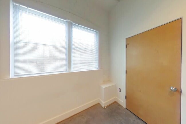 Building Photo - 301 Goshen St