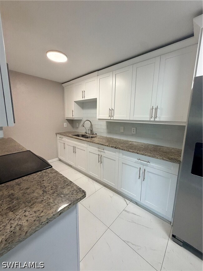 Foto del edificio - 18572 Sarasota Rd