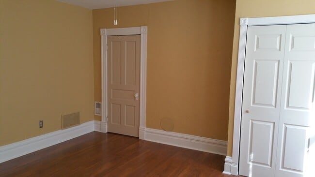 Building Photo - 212 Lehigh Ave