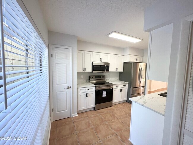 Foto del edificio - 9 Lakewood Park