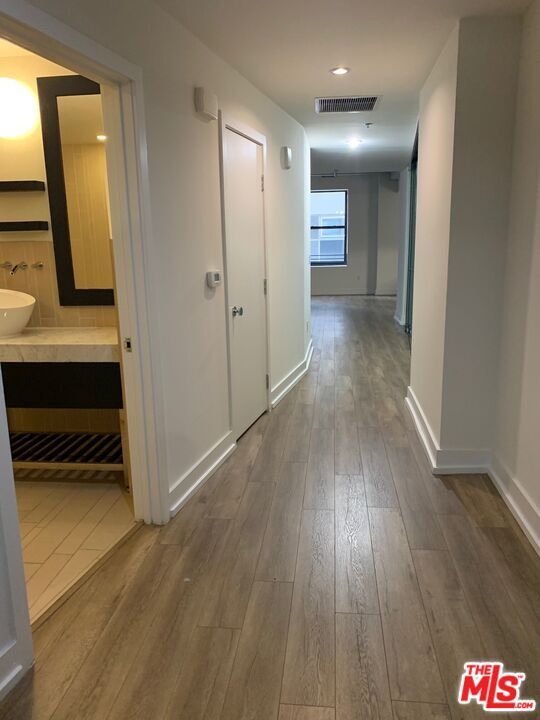 Foto del edificio - 727 W 7th St