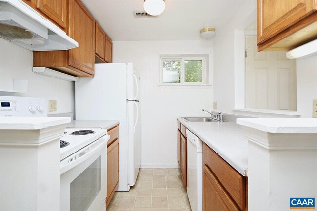 Building Photo - 124 Thomas Dr
