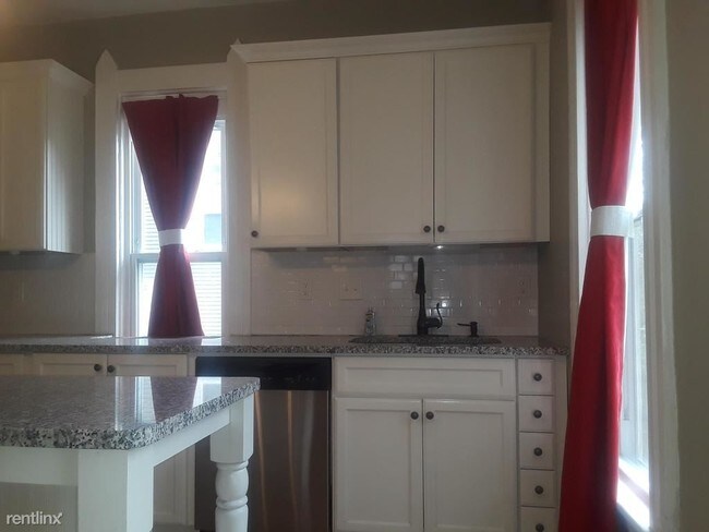 Foto del edificio - 2 br, 1 bath House - 105 Bell St