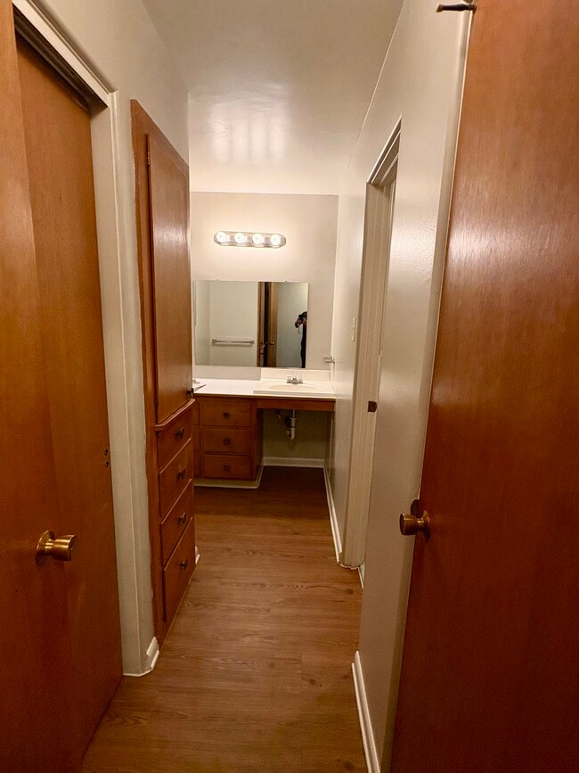 Building Photo - Karen Jean Apartments