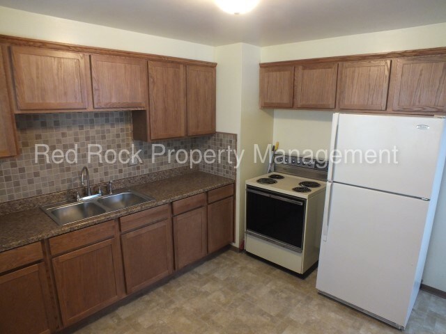 Building Photo - 6004 N Montevista Pl
