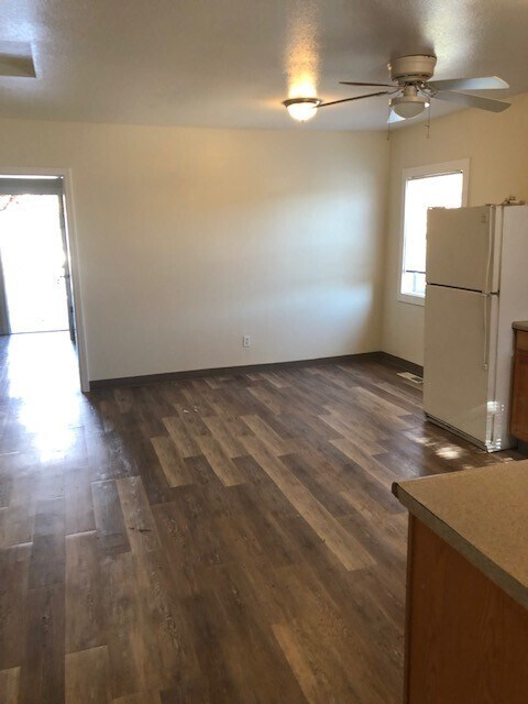 Foto del edificio - 350 Linden Street Unit A