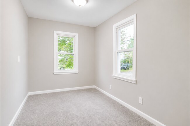 Foto del edificio - Three Bedroom Home in Middle River