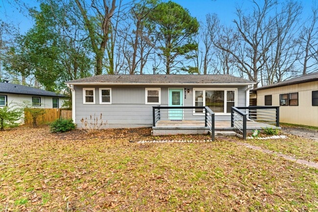 Building Photo - 3136 Forrest Hills Dr SW