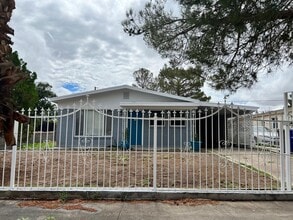 Building Photo - 202 Mango Rd