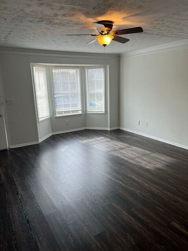 Foto del edificio - Beautiful 2 bedroom 2.5 bath townhome in Snellville!