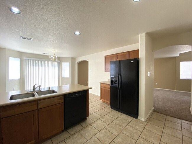 Building Photo - Northern Meadows - 3BR 2 Story - LOFT