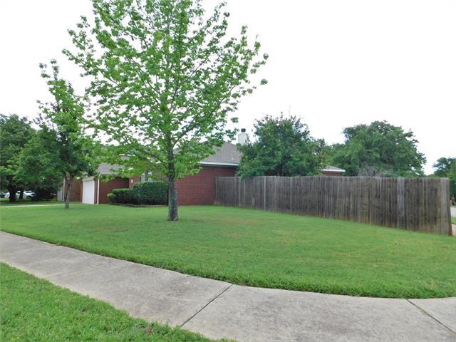 Building Photo - 2400 Westheimer Rd