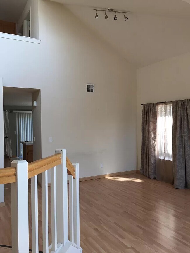 Living Room - 1669 Klipspringer Dr