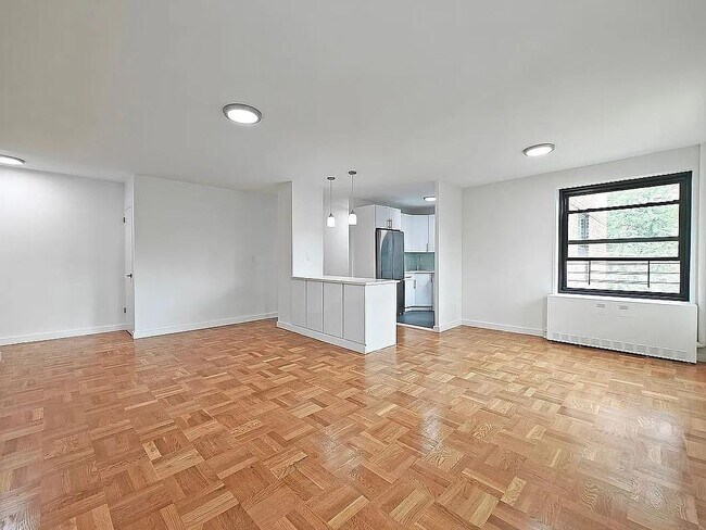 Foto del edificio - 210 Clinton Ave