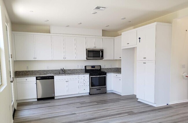 Foto del edificio - 24707 6th St