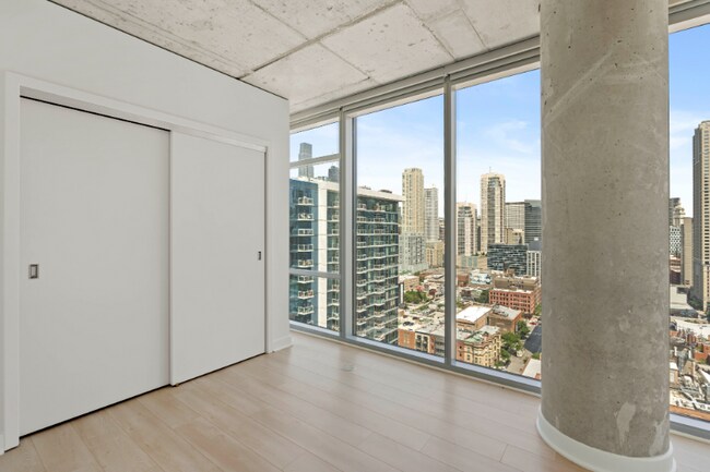 Foto del edificio - 311 W Illinois St