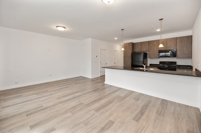 Building Photo - Garland Apartments