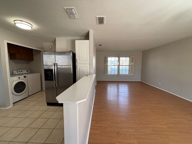 Building Photo - GREEN BRIAR