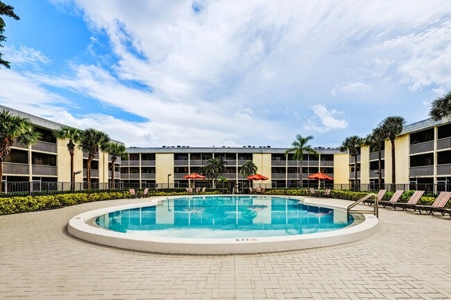 Building Photo - Coronado Springs Apartments