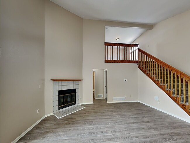 Building Photo - 17772 E Bethany Dr
