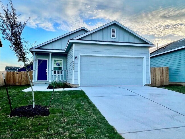 Foto del edificio - 14217 Lyndora Ln