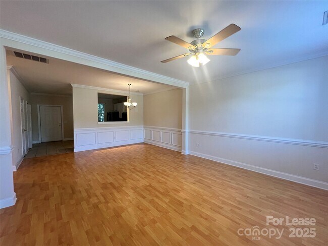 Foto del edificio - 133 High Ridge Rd