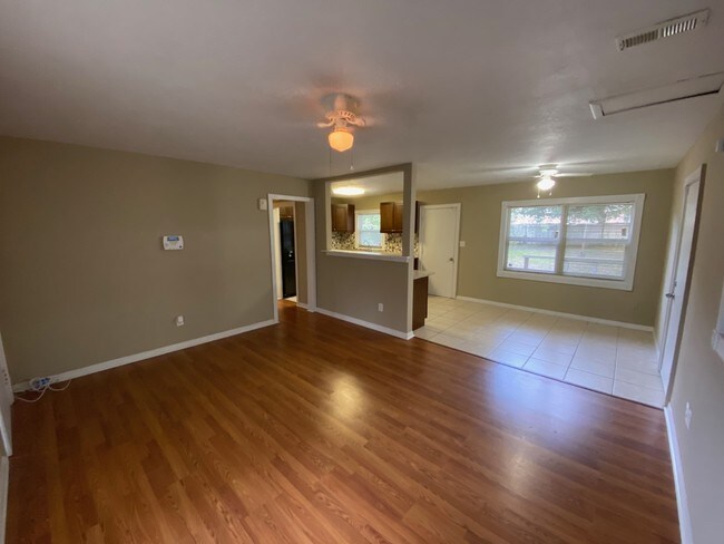 Building Photo - 112 Belmont Dr