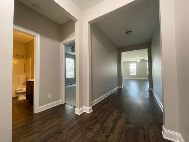 Foto del edificio - 1636 Southampton Wy
