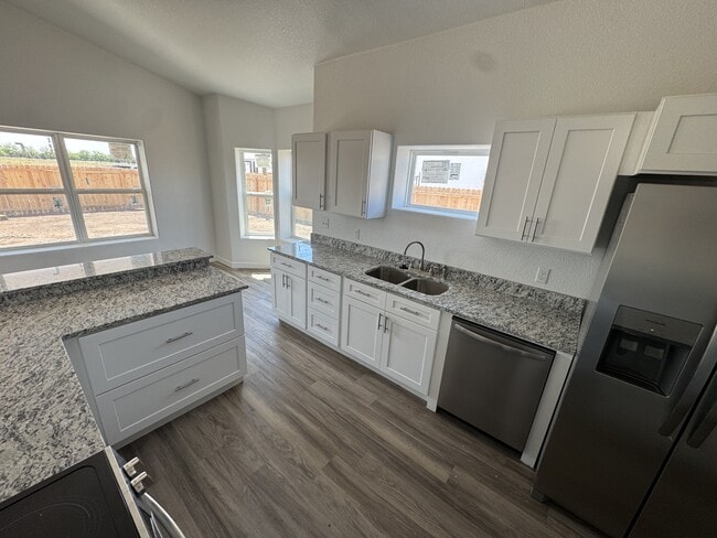 Building Photo - 2709 W Onyx St