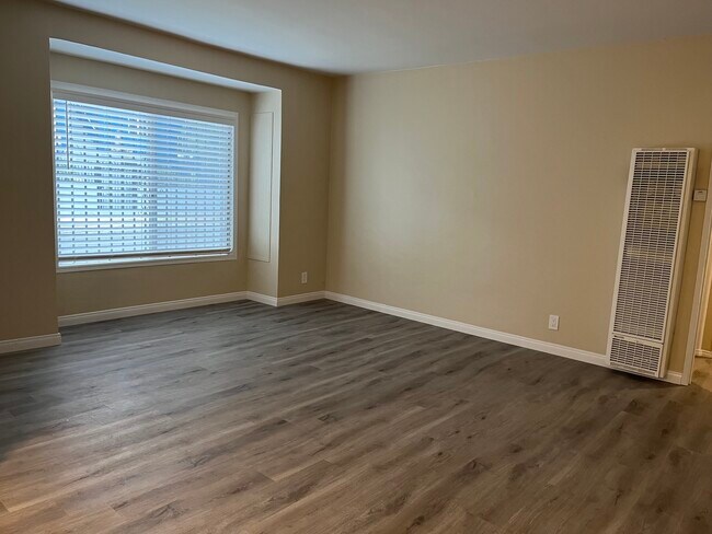 Living Room - 1926 Cyril Ave