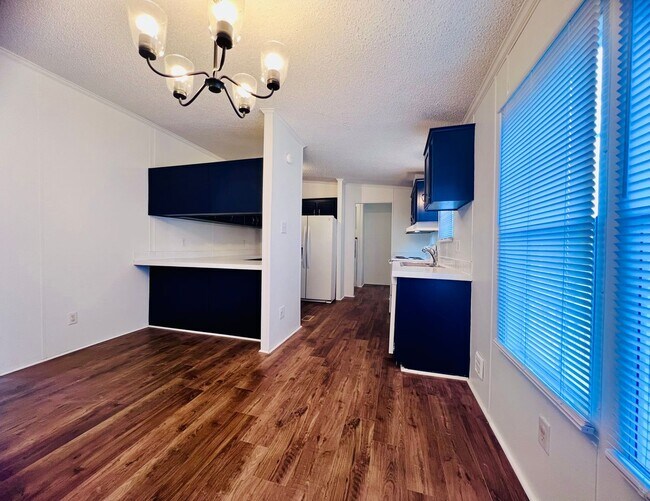 Foto del edificio - 4BR Home - Recently Updated - Available Soon!