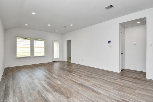 Foto del edificio - 24430 Elmwood Falls Dr