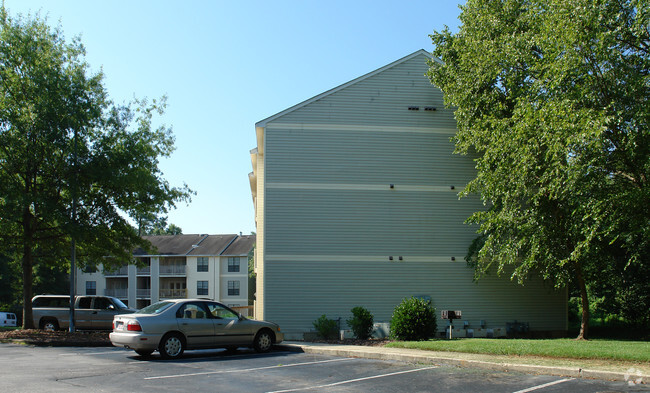 Building Photo - Bridge Crossing