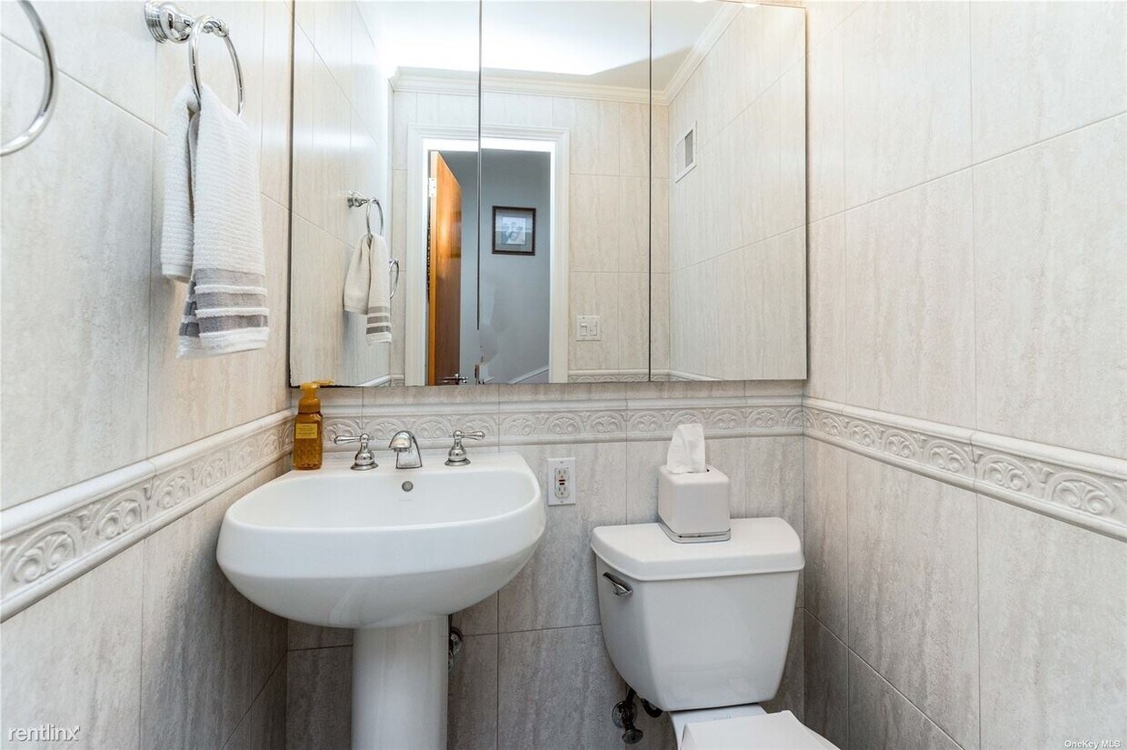 Building Photo - 3 br, 2 bath House - 23 Flower Ln