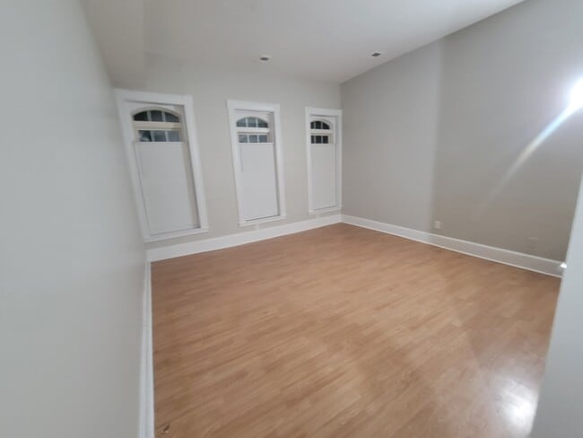 Building Photo - 1217 Hollins St