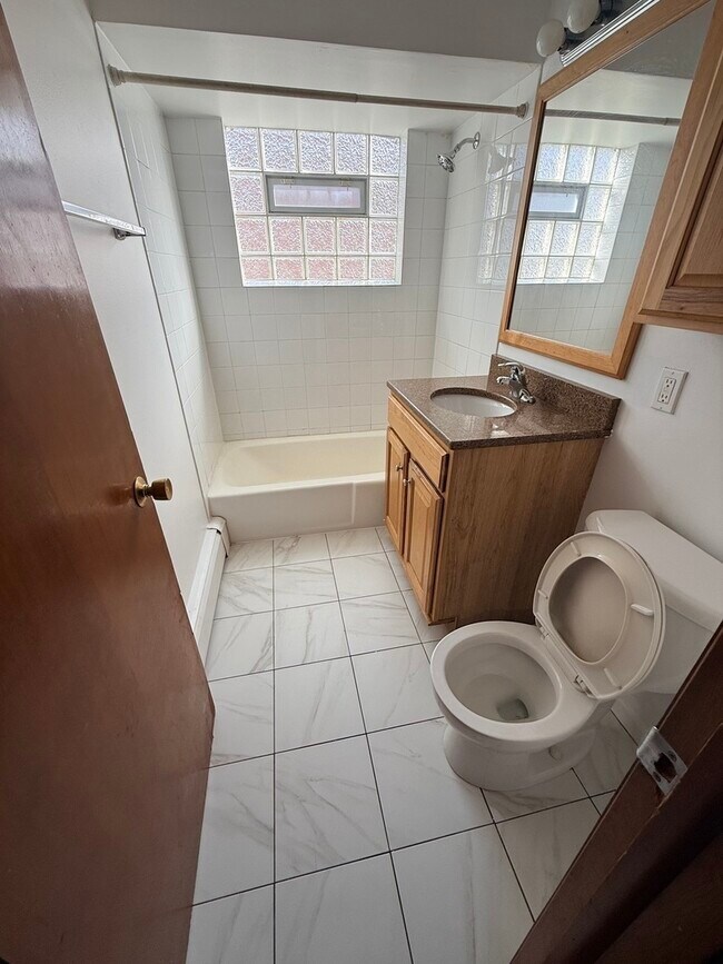 Foto del edificio - 11800 S Karlov Ave