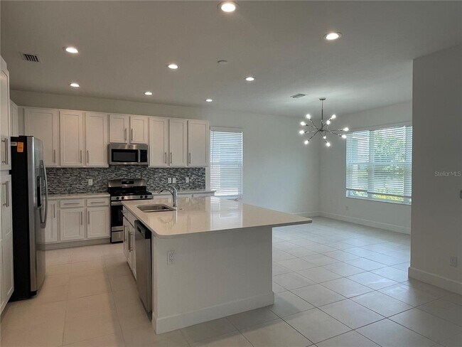 Building Photo - 3072 Hollow Hickory Pl