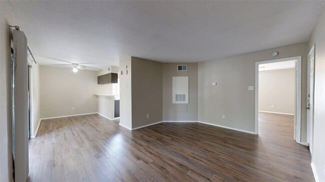 Building Photo - 1016 Autumn Cir