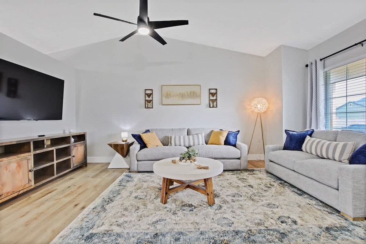 Foto principal - 1213 Cattail St